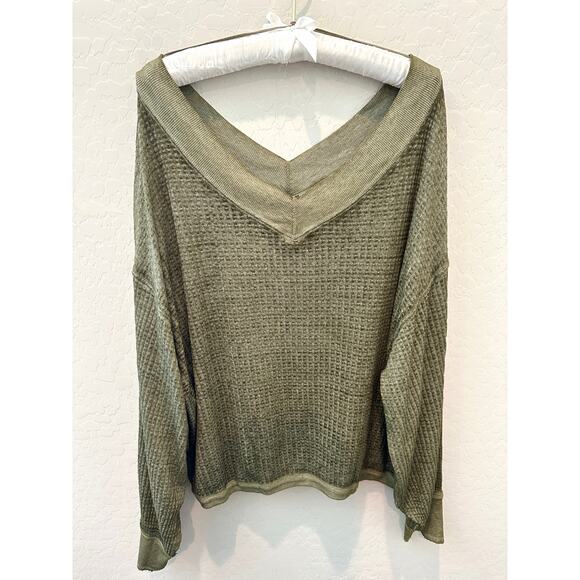 FREE PEOPLE | We The Free Olive Green Waffle Knit V-Neck Pullover | Medium - Picture 1 of 6